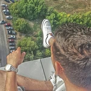 Meet your Posher, Karim